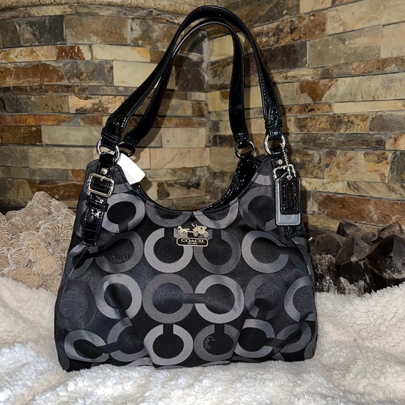 Coach NWT Signature Maggie Shoulder Bag w/matching Wallet - Picture 2 of 16